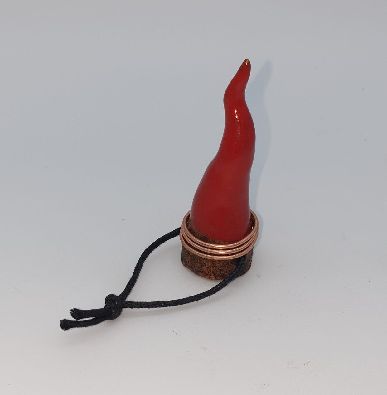 Corno in terracotta smaltata, H 7cm