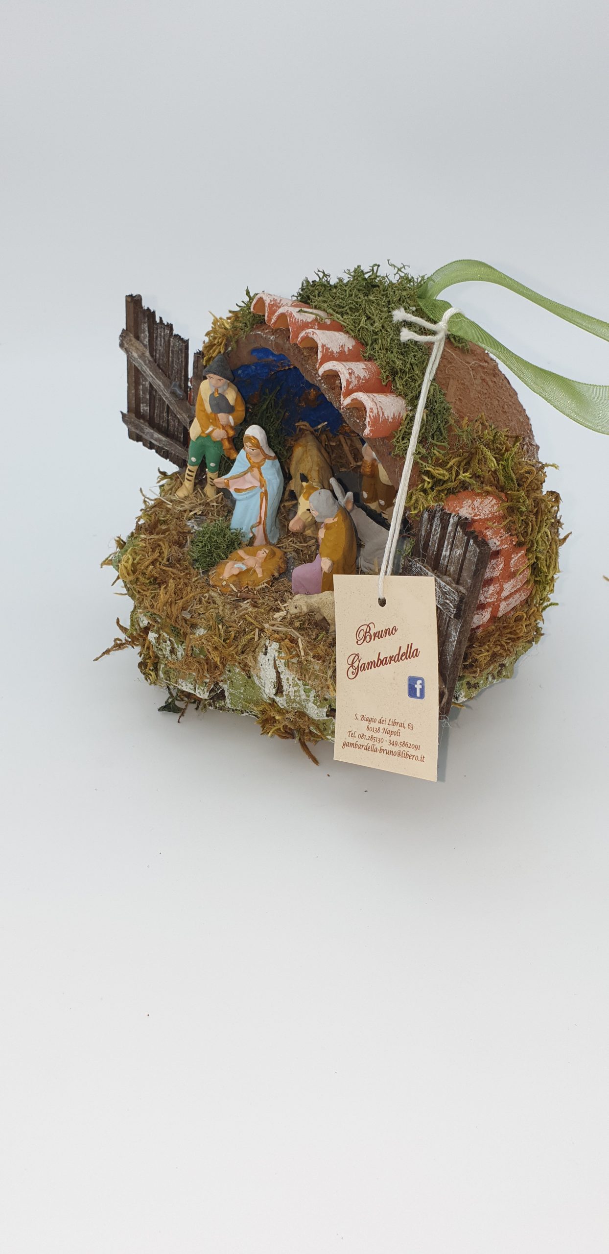 Presepe artigianale in pallina con pastori in terracotta, diametro 12cm (3)